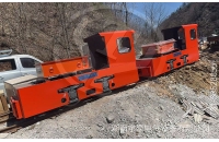 客戶(hù)定制的5噸湘潭鋰電池電機(jī)車(chē)抵達(dá)礦山